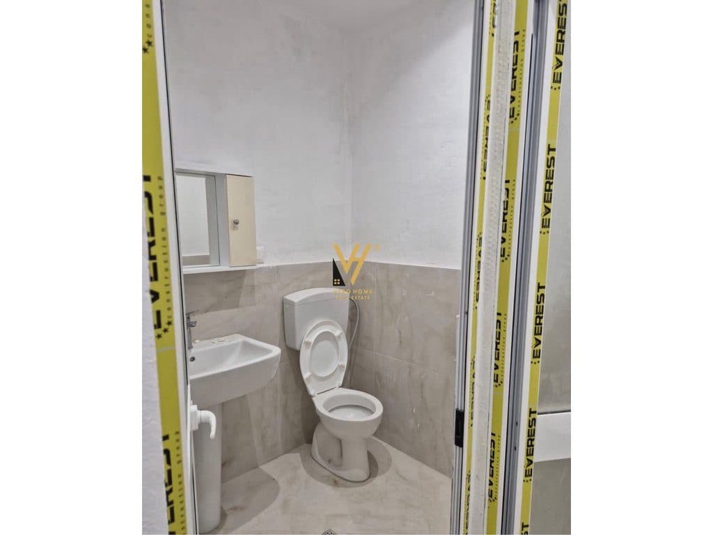 JEPET AMBIENT BIZNESI 120 M2 ME QIRA TE BULEVARDI I RI 1.500 EURO 3