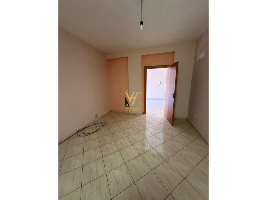 SHITET APARTAMENT 2+1+2+BLK TE KOMUNA E PARISIT 250.000 EURO 3
