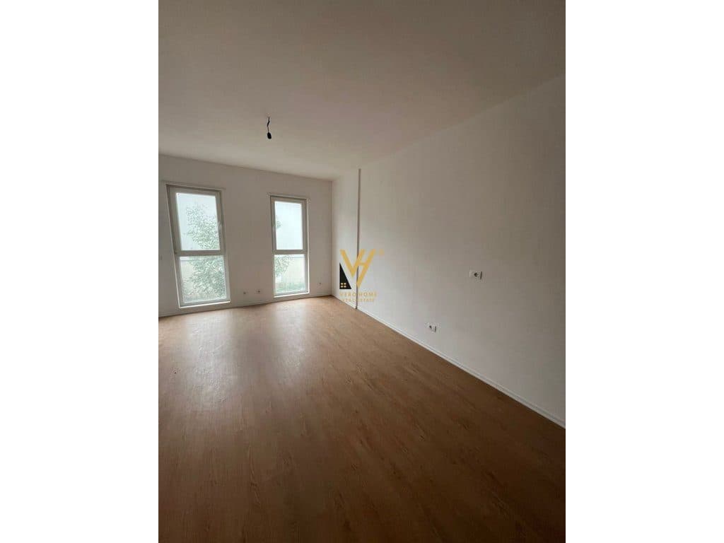 JEPET ZYRE 56 M2 ME QERA TE UNIVERS CITY 380 EURO 4