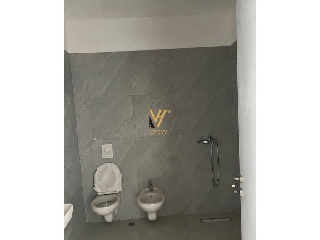 JEPET ZYRE 122 M2 ME QIRA TE BLV “MIGJENI”, ASTIR 600 EURO 4