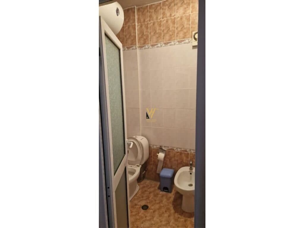 Shitet apartament 1+1 te Rruga Myslym Shyri 65 m2 3
