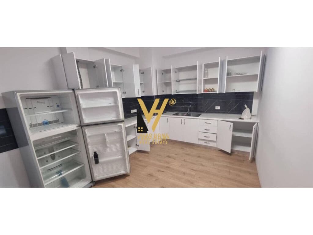 JEPET ZYRE 117M2 ME QERA TE BLLOKU 1.500 EURO 3