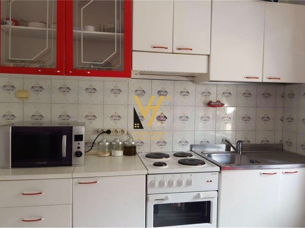 JEPET APARTAMENT 1+1 ME QERA NE QENDER 60.000 LEKE 3
