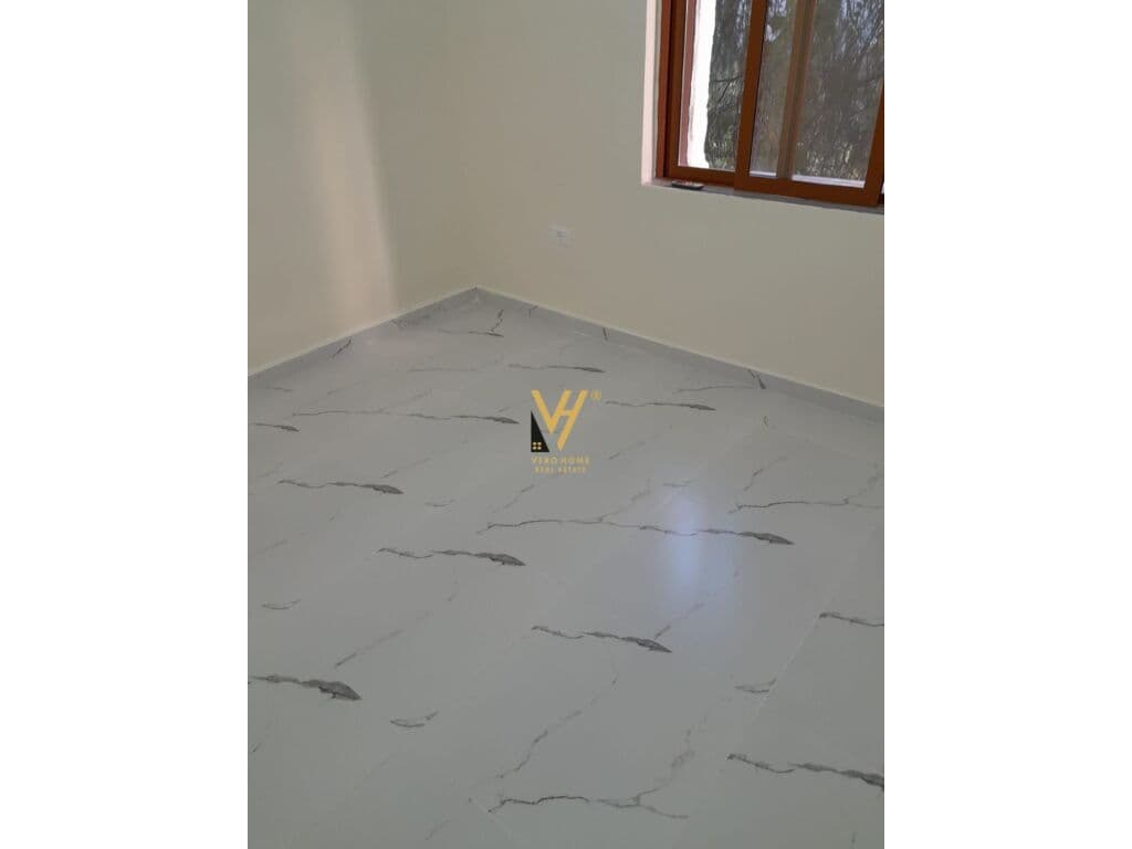 Jepet Zyre me qera te Pallatet Agimi 64 m2 3