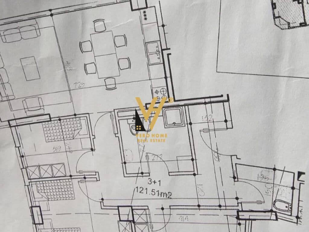 SHITET ZYRE 122 M2 TE RRUGA E ELBASANIT 488.000 EURO 2