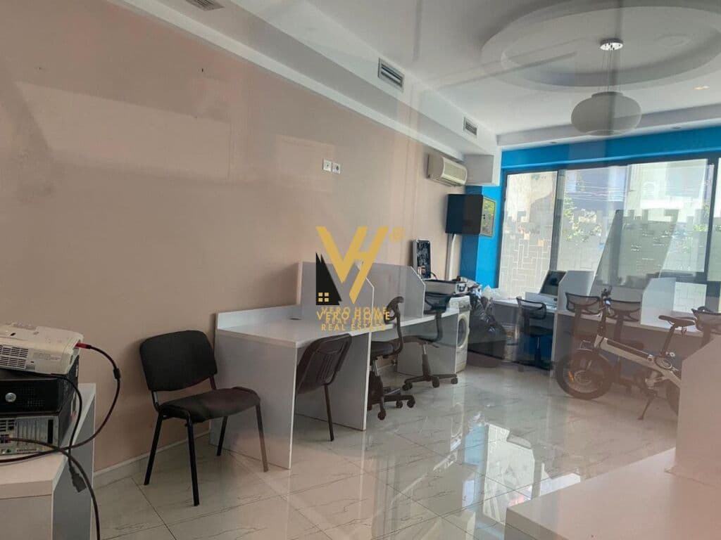 JEPET AMBIENT BIZNESI 80 M2 ME QERA TE SELVIA 900 EURO 4