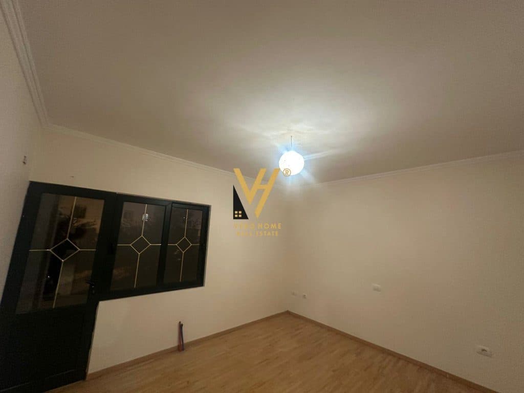 SHITET GODINE BIZNESI 456 M2 TE LIQENI I THATE, RR.EDUARD MANO 1.240.000 EURO 3