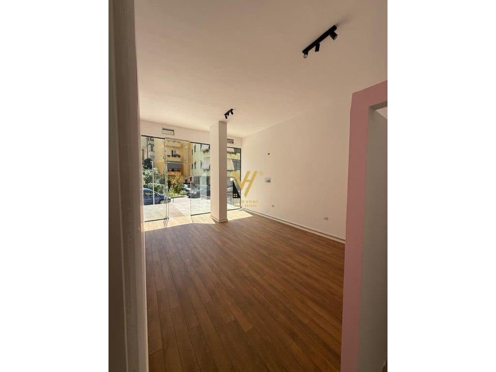 JEPET AMBIENT BIZNESI 97 M2 ME QIRA TE KODRA E DIELLIT 1.000 EURO