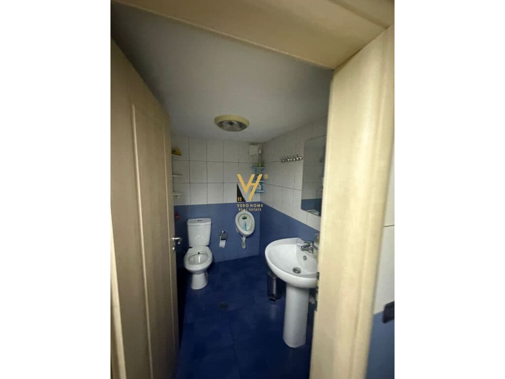 Shitet Dyqan pas Delijorgjit 166 m2 3