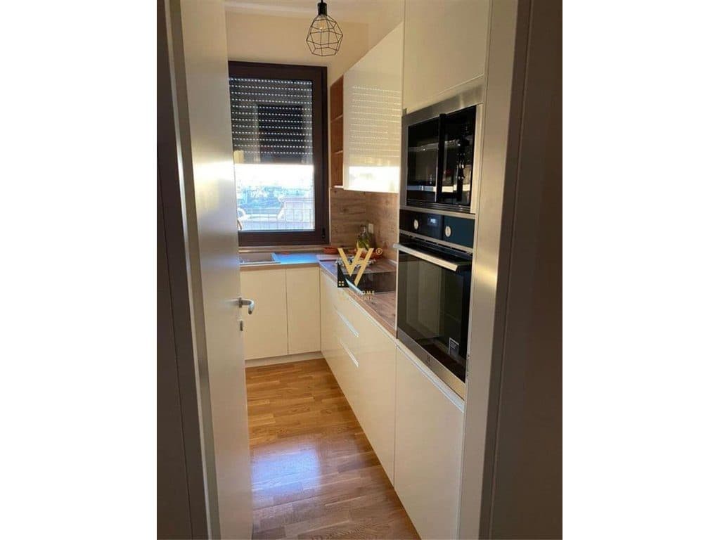 JEPET APARTAMENT 1+1+VERANDE TE RR.BARRIKADAVE 90.000 LEKE 2