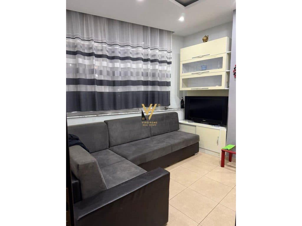 JEPET APARTAMENT 1+1 ME QERA TE TREGU ELEKTRIK 50.000 LEKE