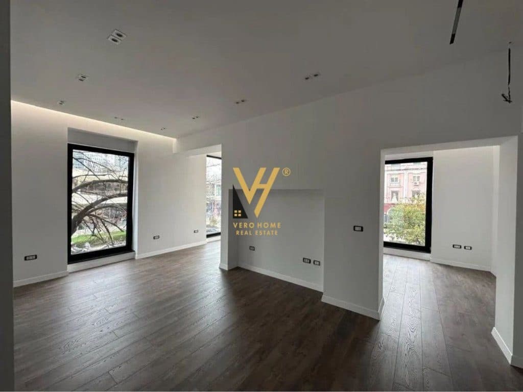 JEPET AMBIENT BIZNESI 76 M2 ME QIRA NE QENDER 2.000 EURO 3