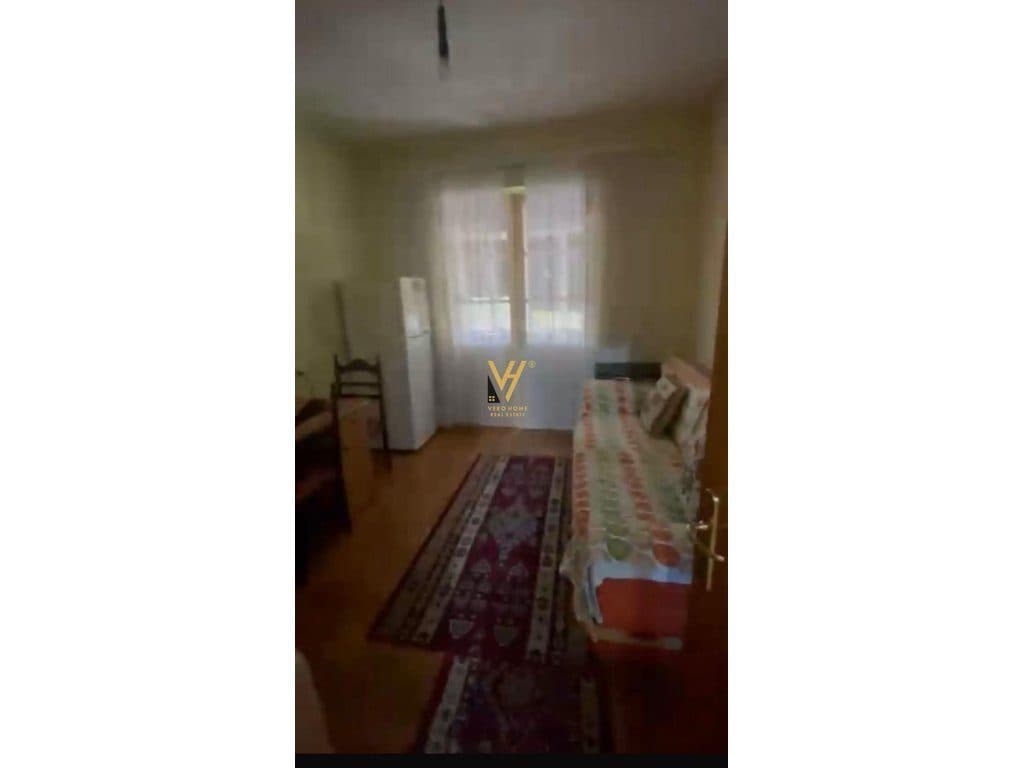 JEPET APARTAMENT 2+1 ME QIRA TE ISH RESTORANT DURRESI 45.000 LEKE 3