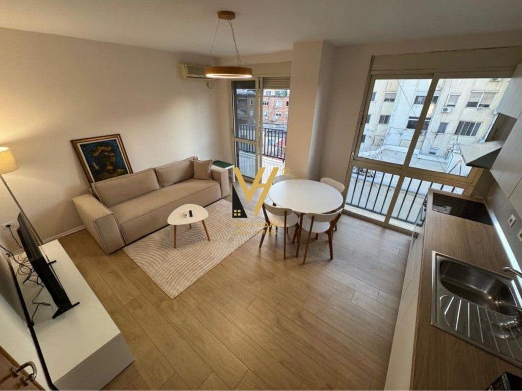 JEPET APARTAMENT 1+1 ME QERA TE RRUGA E KAVAJES 750 EURO