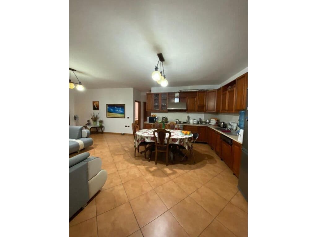 Shitet Apartament 3+1+2 te Kodra e Diellit 165 m2 4