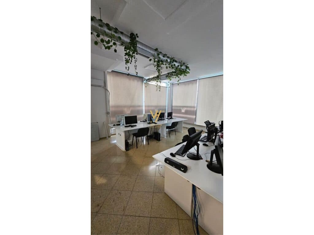 Shitet Ambient Biznesi te Kodra e Diellit 136 m2 3