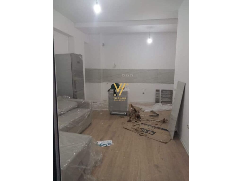 Jepet Apartament 2+1+ballkon me qera te Rruga Siri Kodra 92 m2 3