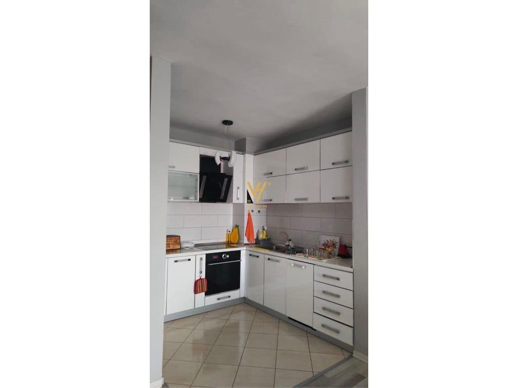 JEPET APARTAMENT 2+1+BLK ME QERA NE MISTO MAME 55.000 LEKE 3