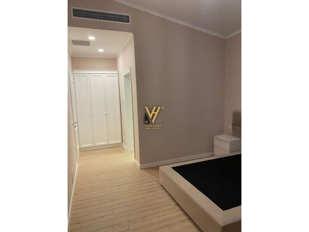 Shitet Apartament 3+1+2 Kodra e Diellit 248m2
