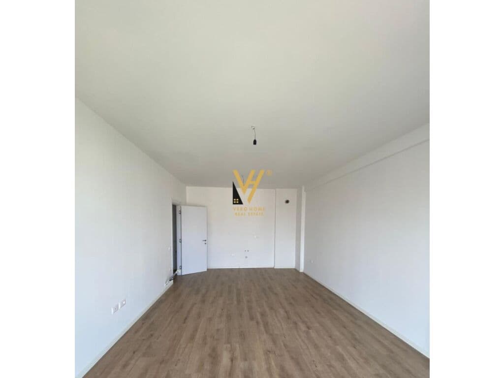 Jepet Zyre me qera te Kompleksi Arlis, Rruga e Dibres 90 m2
