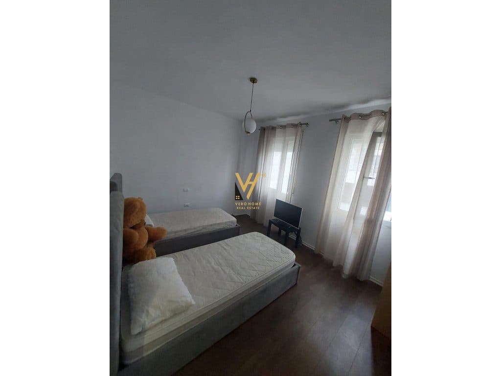 JEPET APARTAMENT 2+1+2+2BLK ME QERA TE KOPSHTI ZOLOGJIK 700 EURO 4