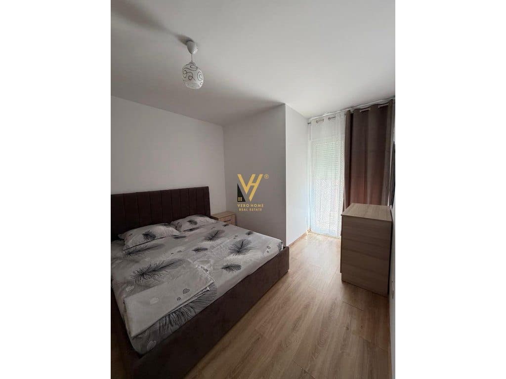 JEPET APARTAMENT 2+1+BLK ME QERA TEK TREGU ELEKTRIK 75.000 LEKE 3