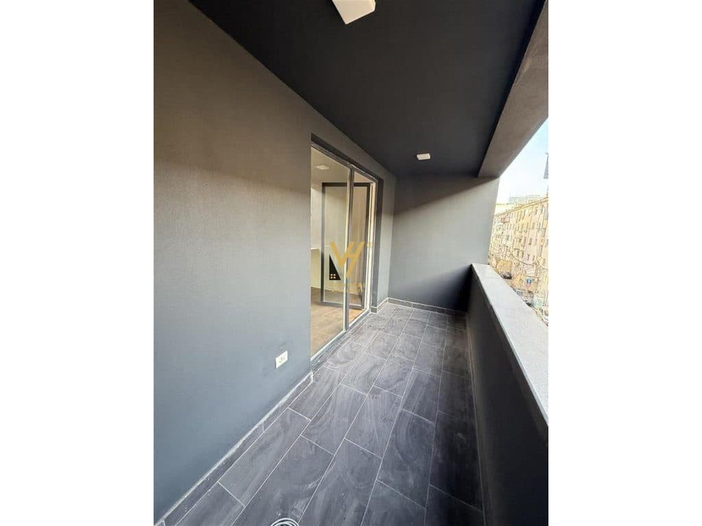 JEPET ZYRE 108 M2 ME QERA TE RRUGA E DURRESIT 850 EURO 3
