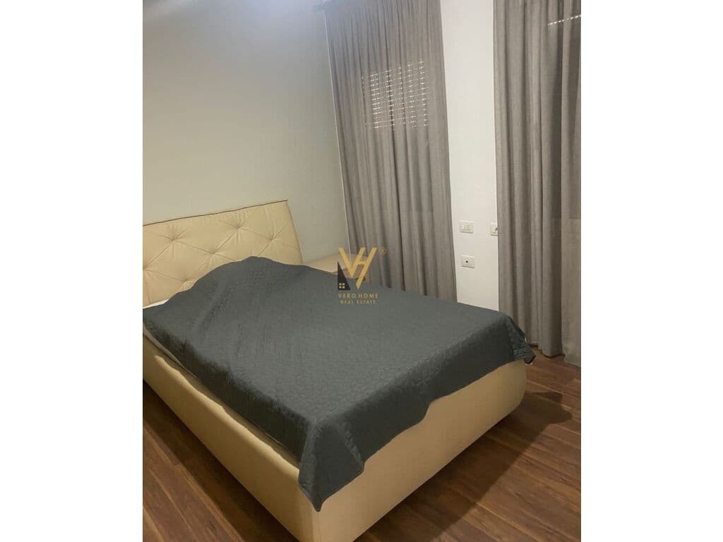 Jepet vile dy kateshe me qera te Kodra e Diellit 277 m2 3