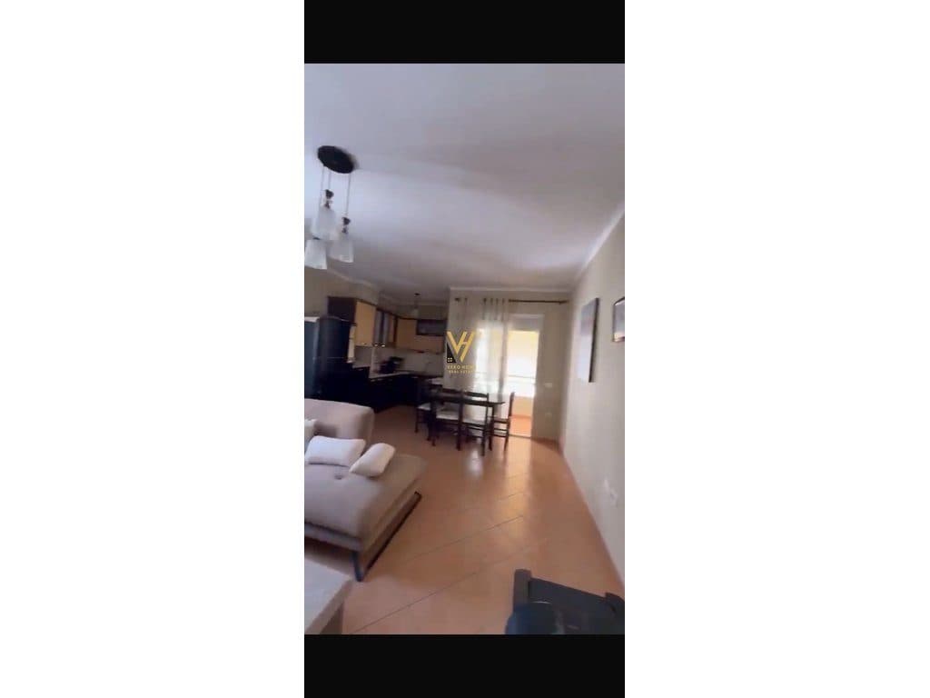 SHITET APARTAMENT 2+1+2+AMBIENT BIZNESI NE QESARAKE 270.000 EURO 2
