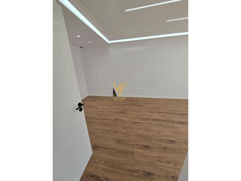 Shitet Apartament 2+1+ballkon te Rruga e Elbasanit 73 m2