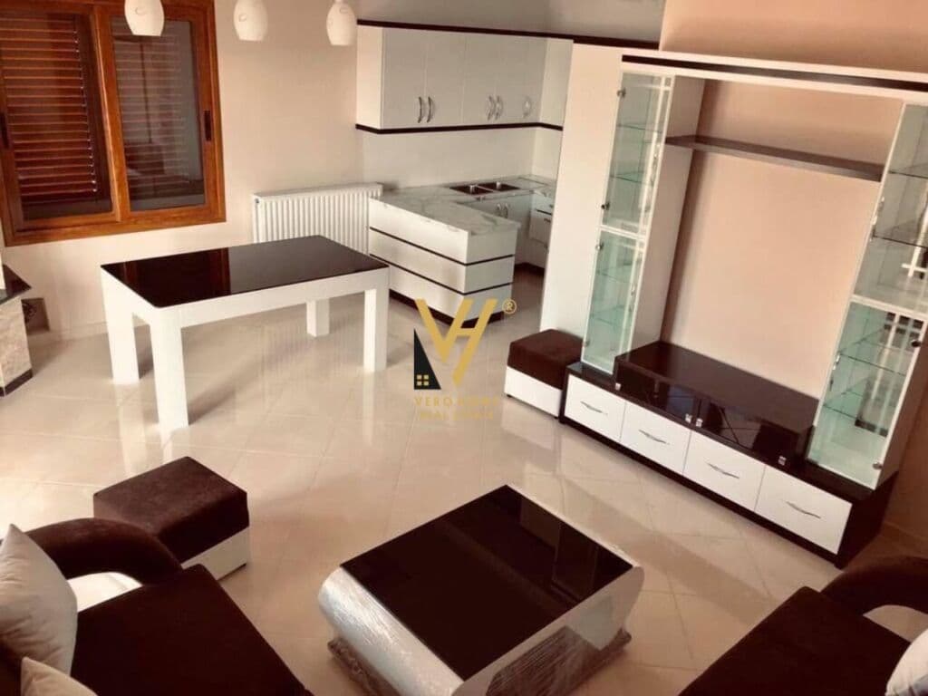Shitet vile 5 kateshe +1000m2 truall ne Aksin Fier-Berat 1303 m2 4