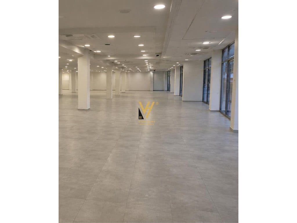 JEPET AMBIENT BIZNESI 500 M2 ME QIRA TE KODRA E DIELLIT 3.500 EURO