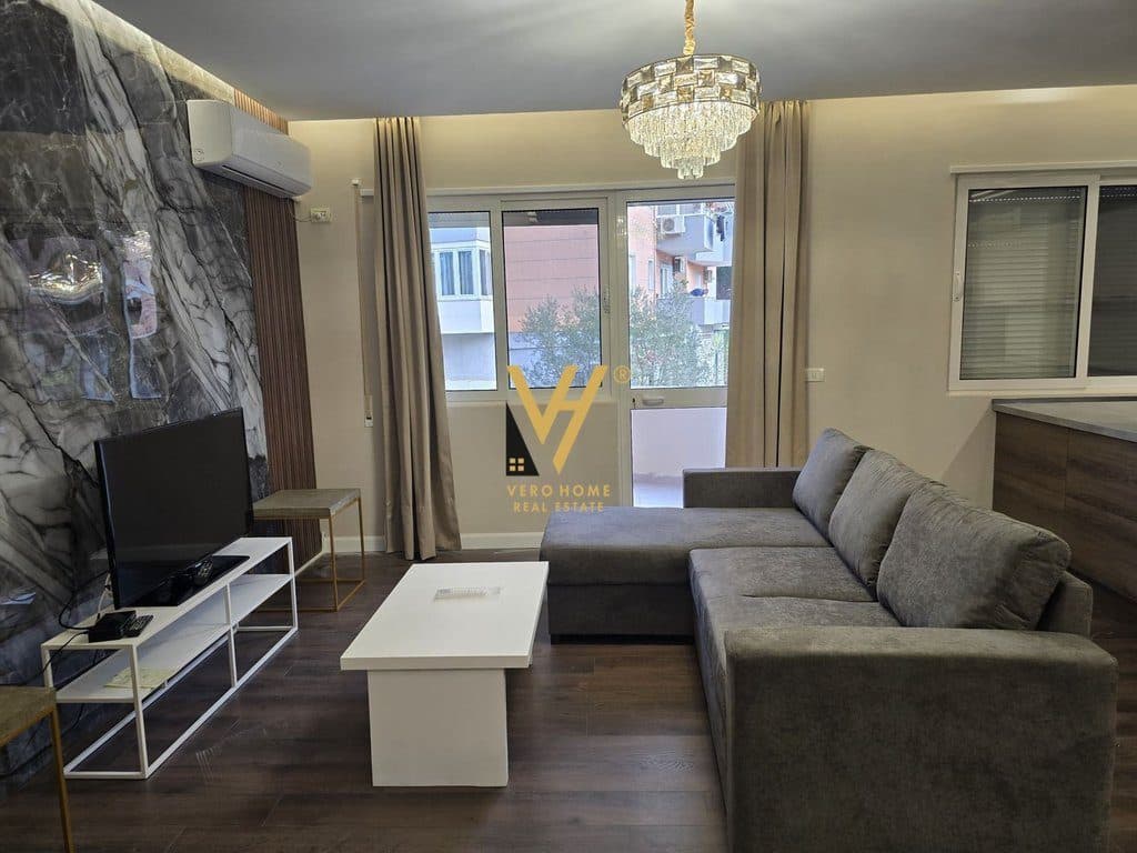 SHITET APARTAMENT 2+1+2+BLK TE KOPSHTI BOTANIK 210.000 EURO