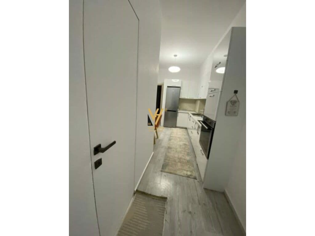Jepet Apartament 2+1+ballkon me qera te Pazari i Ri 85 m2 3