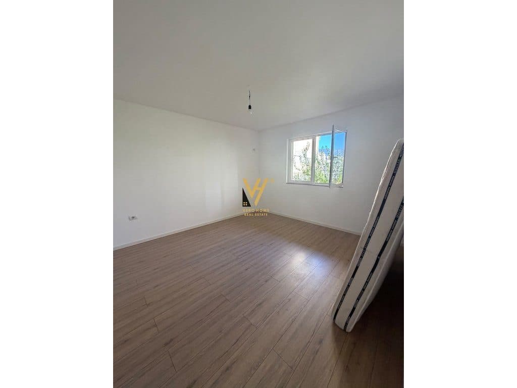 JEPET APARTAMENT 4+1 ME QIRA TE KODRA E DIELLIT 75.000 LEKE 2