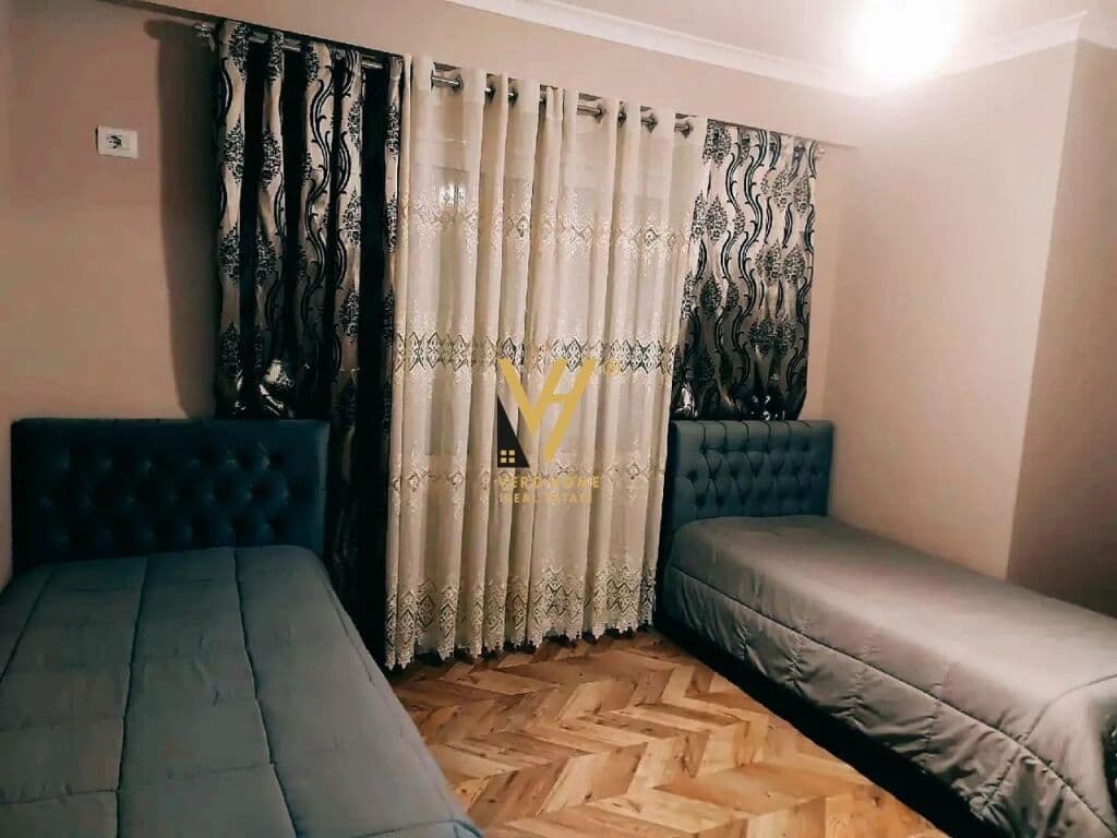Jepet Apartament 2+1+2+ballkon me qera te Kopshti Botanik 200 m2