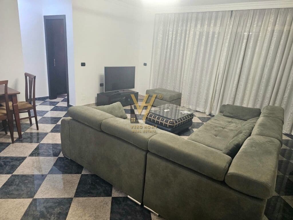 Jepet Apartament 2+1 me qera te Rruga Sulejman Pasha 94 m2