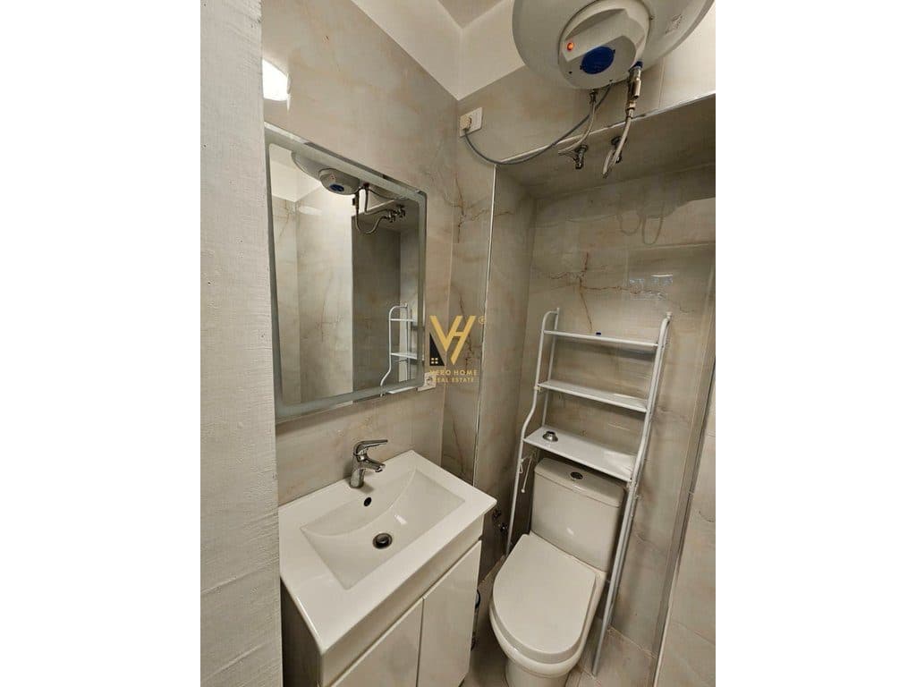 JEPET ZYRE 30 M2 ME QIRA TE BLV.GJERGJ FISHTA 35.000 LEKE 4