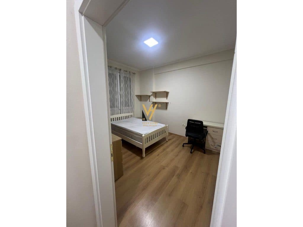 JEPET APARTAMENT 2+1 ME QERA TE ISH FUSHA AVIACIONIT 600 EURO 4