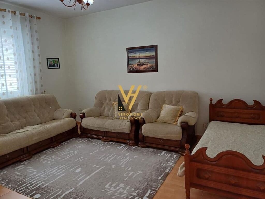 Jepet Apartament 3+1+ballkon me qera te Rruga Jordan Misja 100 m2 3