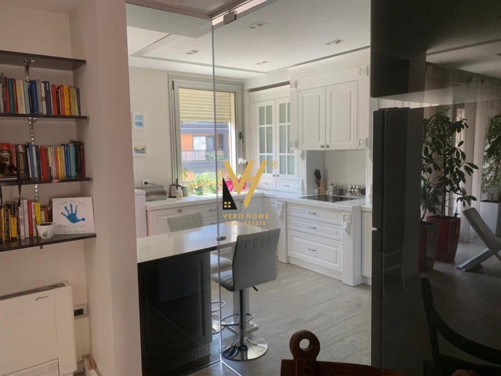 JEPET APARTAMENT 3+1+2+BLK ME QERA TE QENDRA NOBIS, LIQENI ARTIFICIAL 3.000 EURO 2