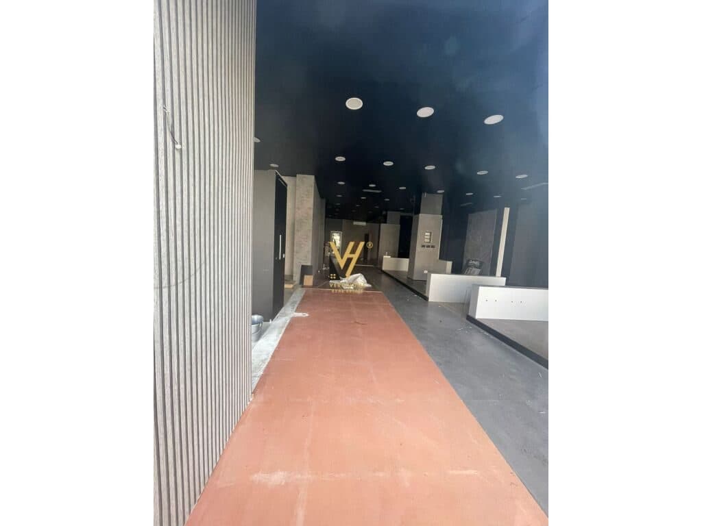 Jepet Dyqan me qera ne Selite 50 m2 4
