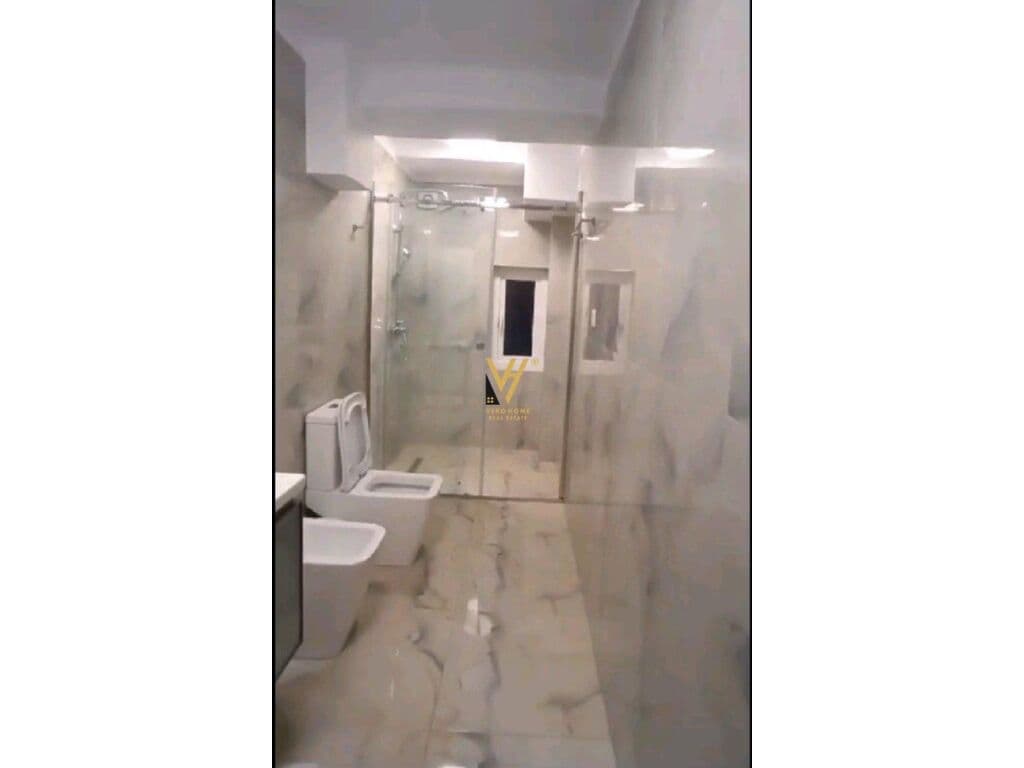 Jepet Apartament 2+1+ballkon me qera te Rruga Bardhok Biba , Qender 75 m2 3