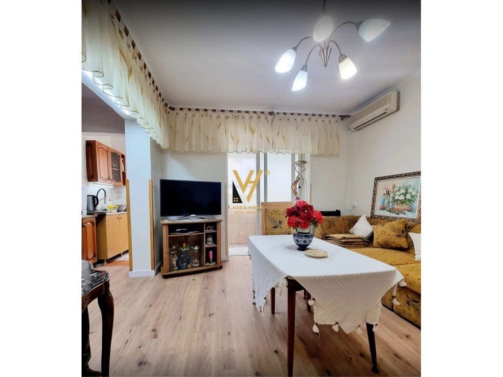 JEPET APARTAMENT 2+1+BLK ME QERA TE RRUGA BARRIKADAVE 600 EURO