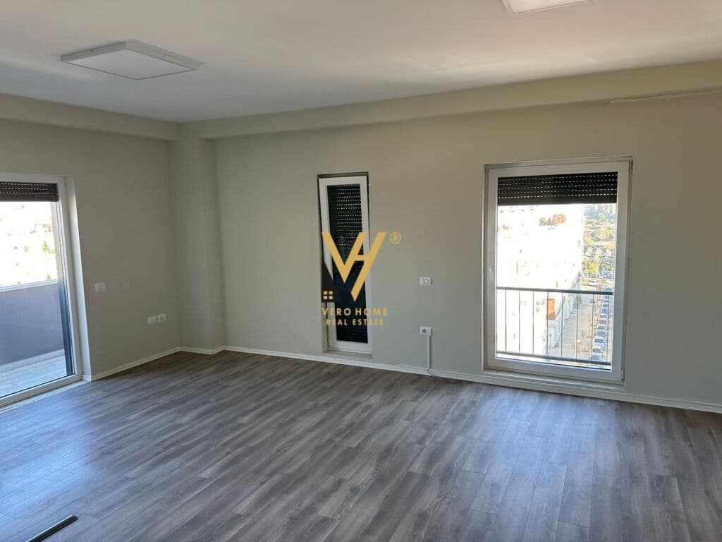 Jepet zyre me qera te Kompleksi Panorama 110 m2 3