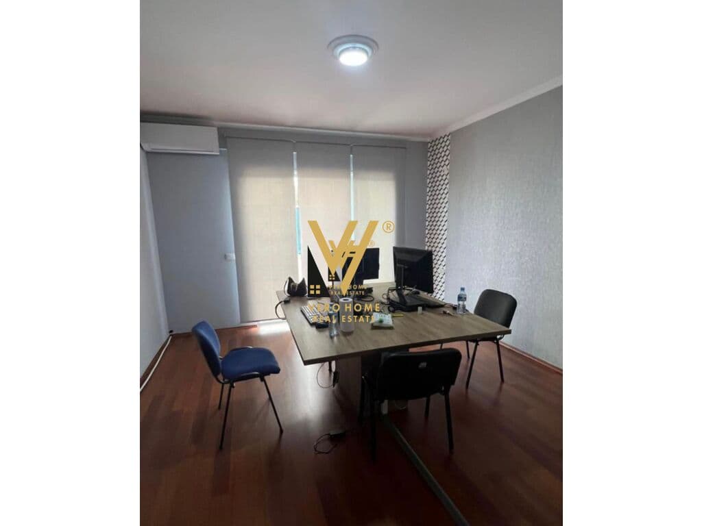 JEPET ZYRE 130 M2 ME QERA TE RRUGA 5 MAJI 1.200 EURO 4