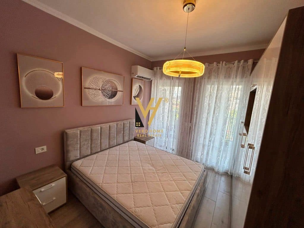 JEPET APARTAMENT 2+1+BLK ME QERA NE QENDER 75.000 LEKE 2