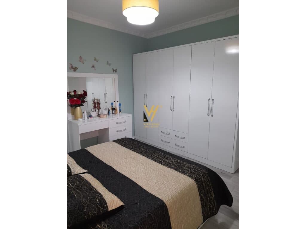 Shitet Apartament 2+1+ballkon te Mbikalimi i Komunes se Parisit 105 m2 4