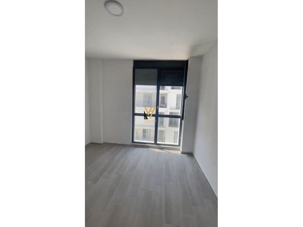 JEPET APARTAMENT 3+1+BLK ME QERA TE 5 MAJI 450 EURO 3