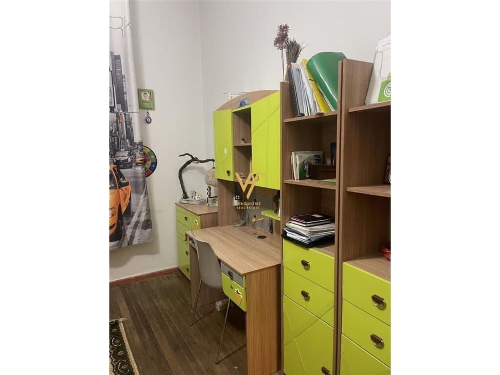 Jepet Apartament 3+1 me qera te Rruga 4 Deshmoret 150 m2